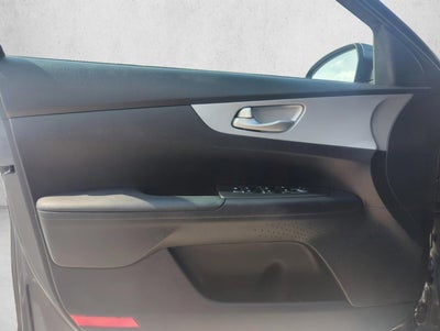 2023 Kia Forte LXS IVT