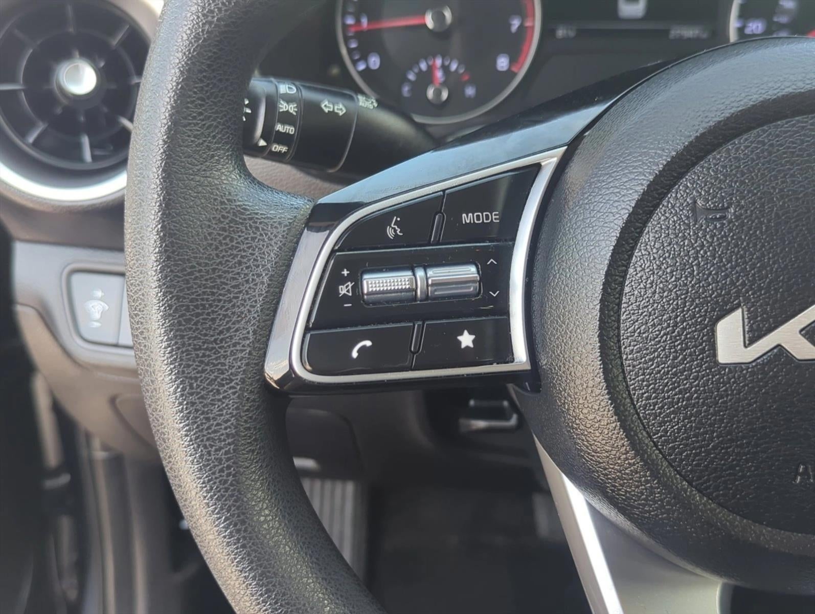 2023 Kia Forte LXS IVT