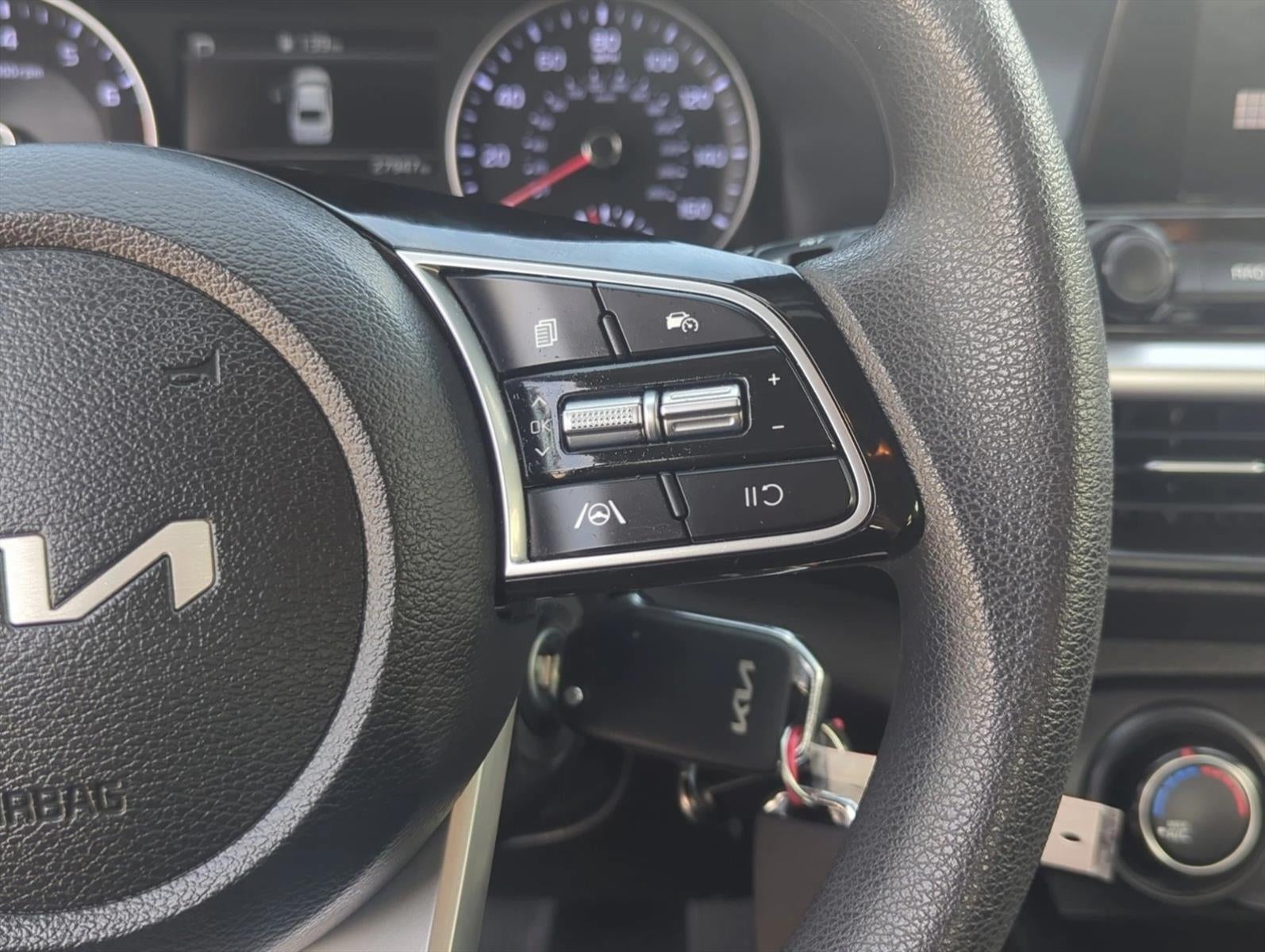 2023 Kia Forte LXS IVT