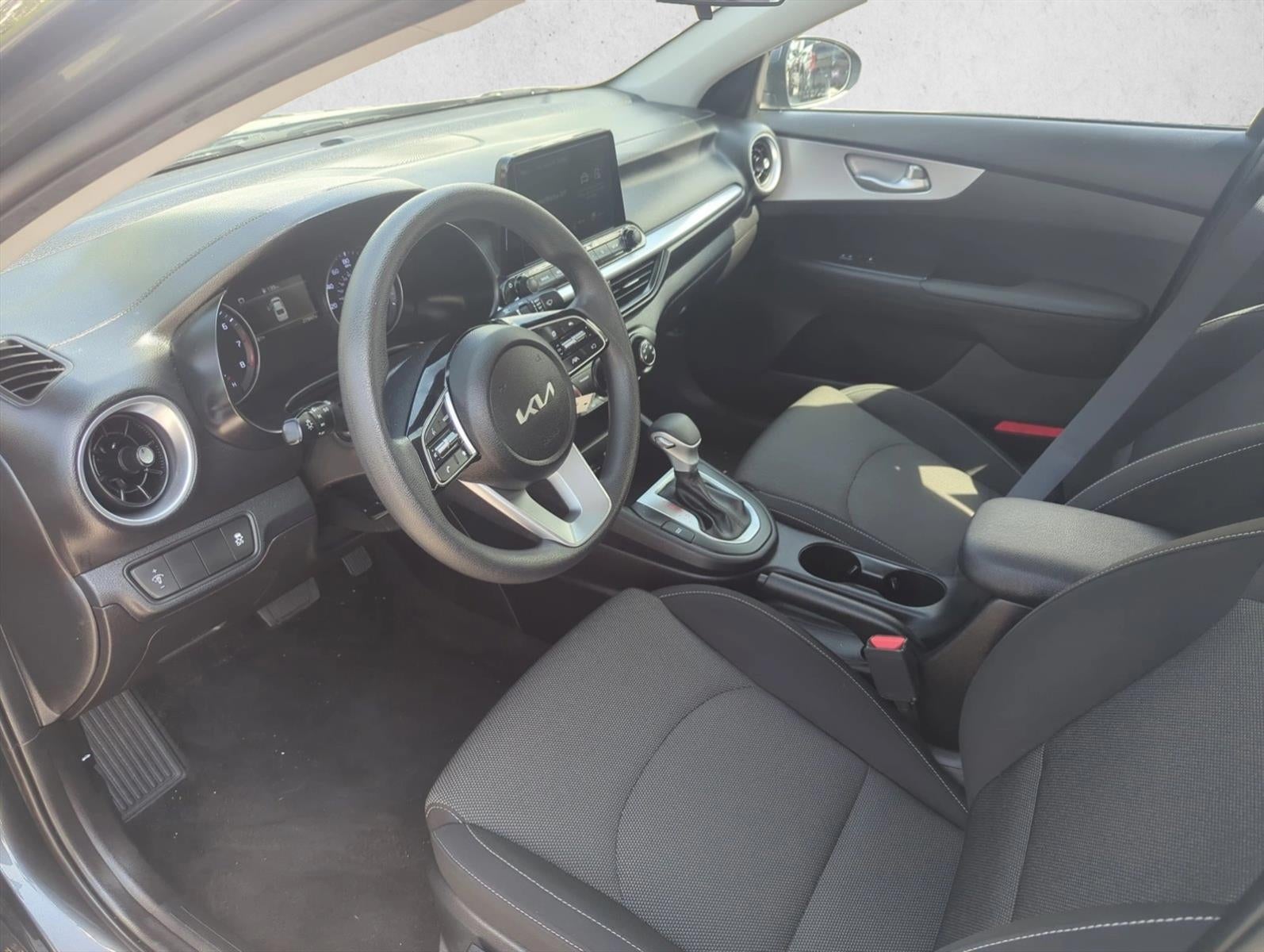 2023 Kia Forte LXS IVT