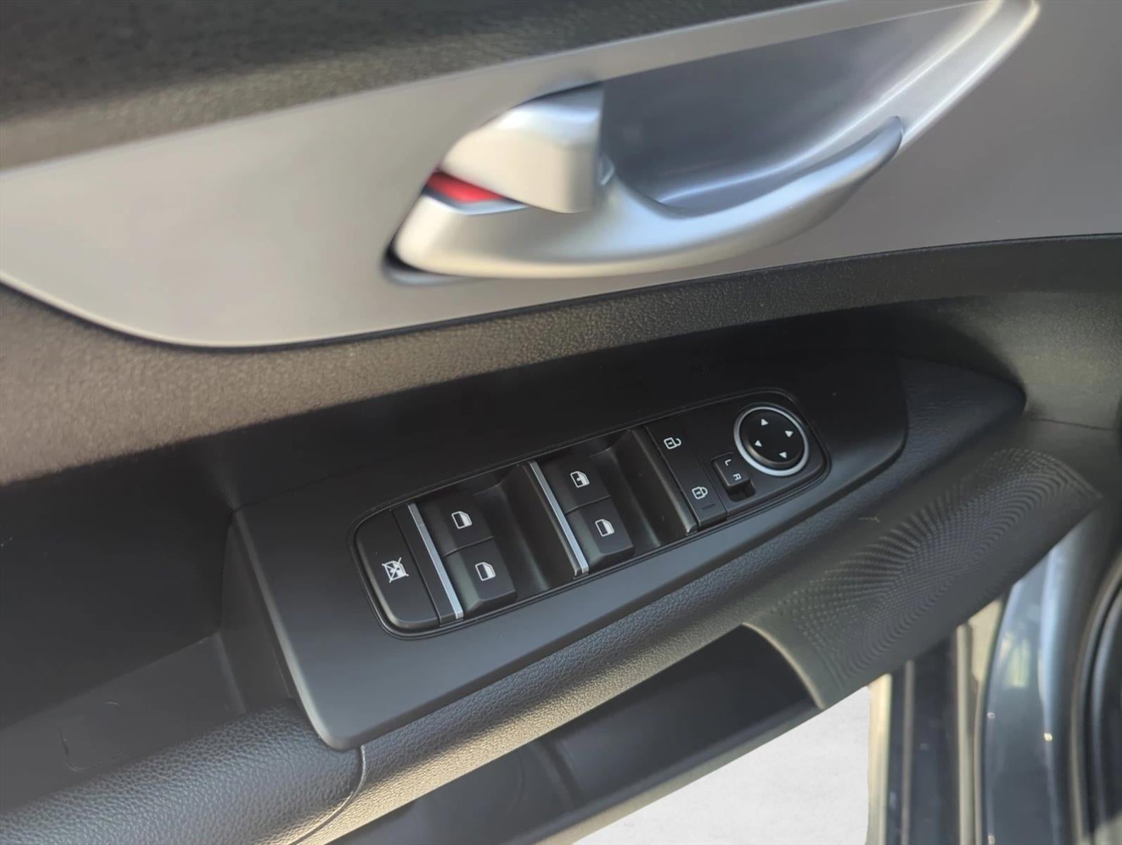 2023 Kia Forte LXS IVT