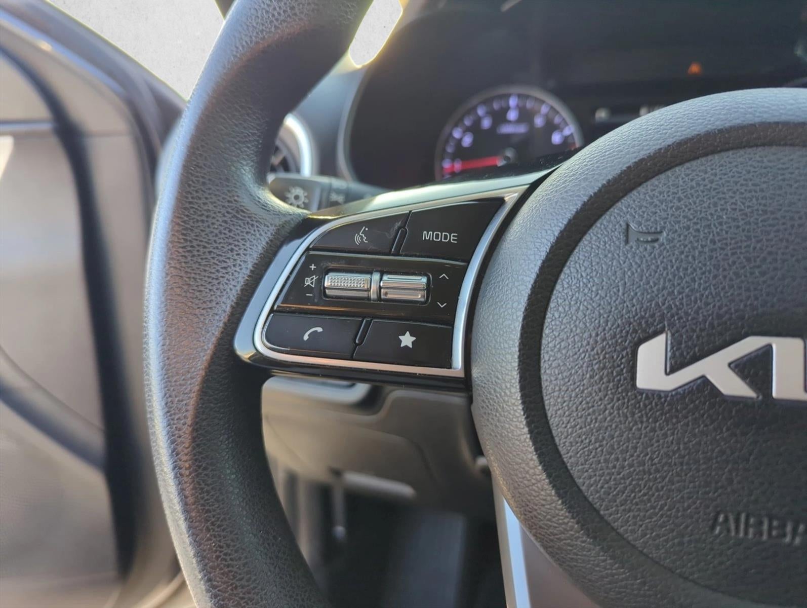 2023 Kia Forte LX IVT