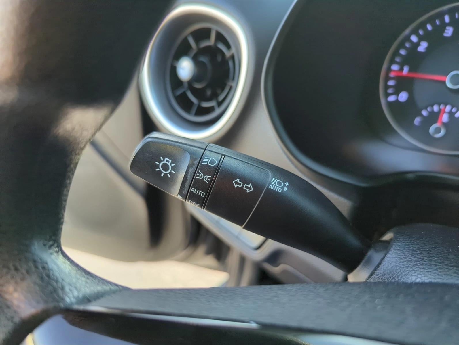 2023 Kia Forte LX IVT