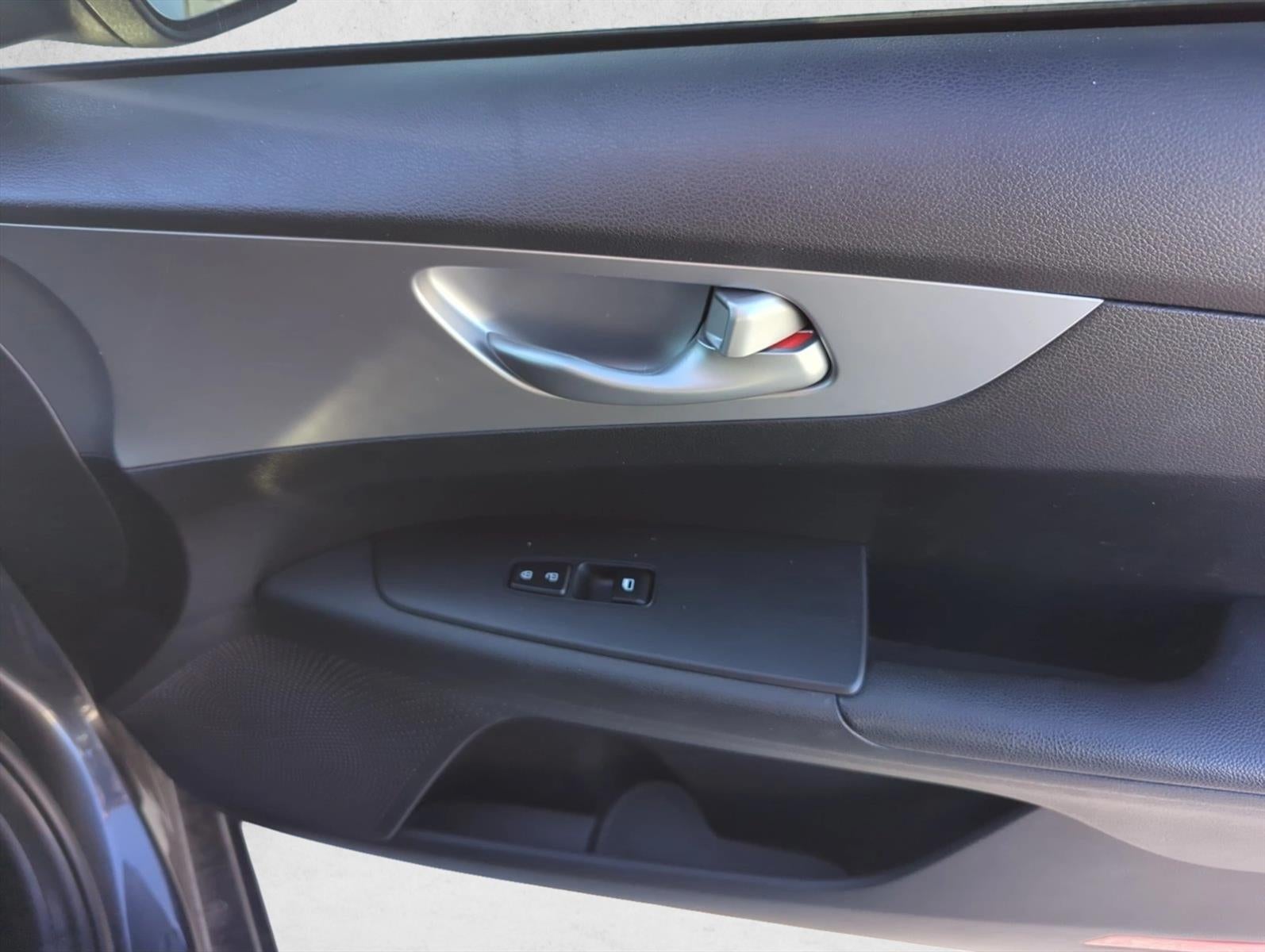 2023 Kia Forte LX IVT