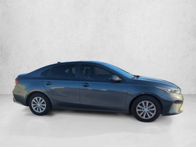2023 Kia Forte LX IVT