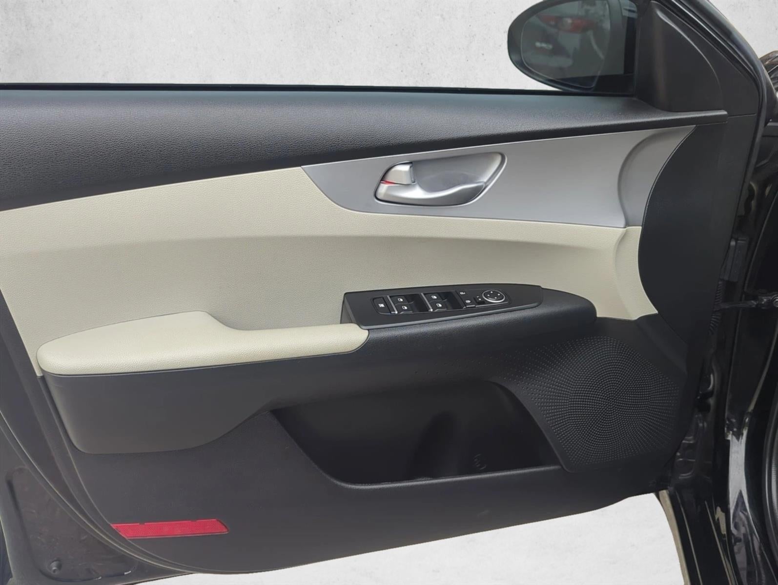 2023 Kia Forte LXS IVT