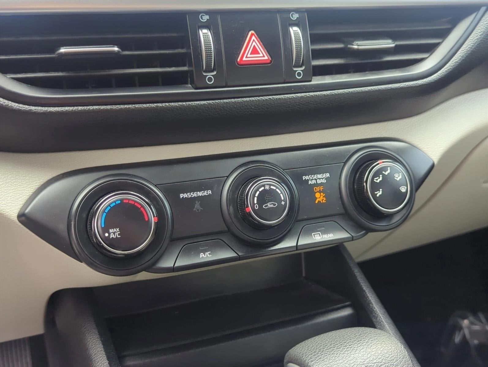2023 Kia Forte LXS IVT