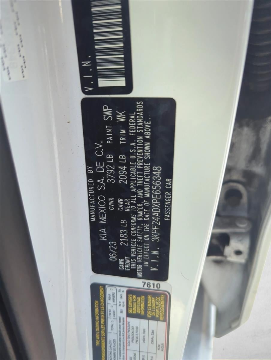 2023 Kia Forte LXS IVT