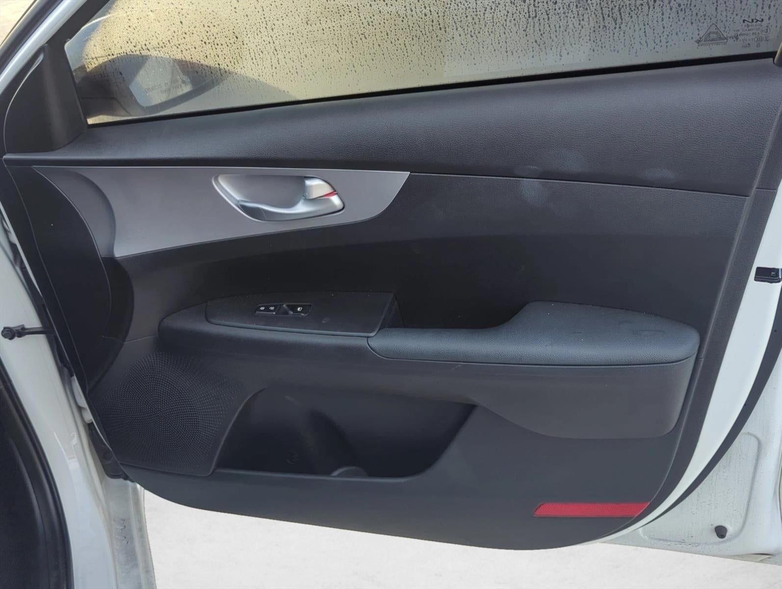 2023 Kia Forte LXS IVT