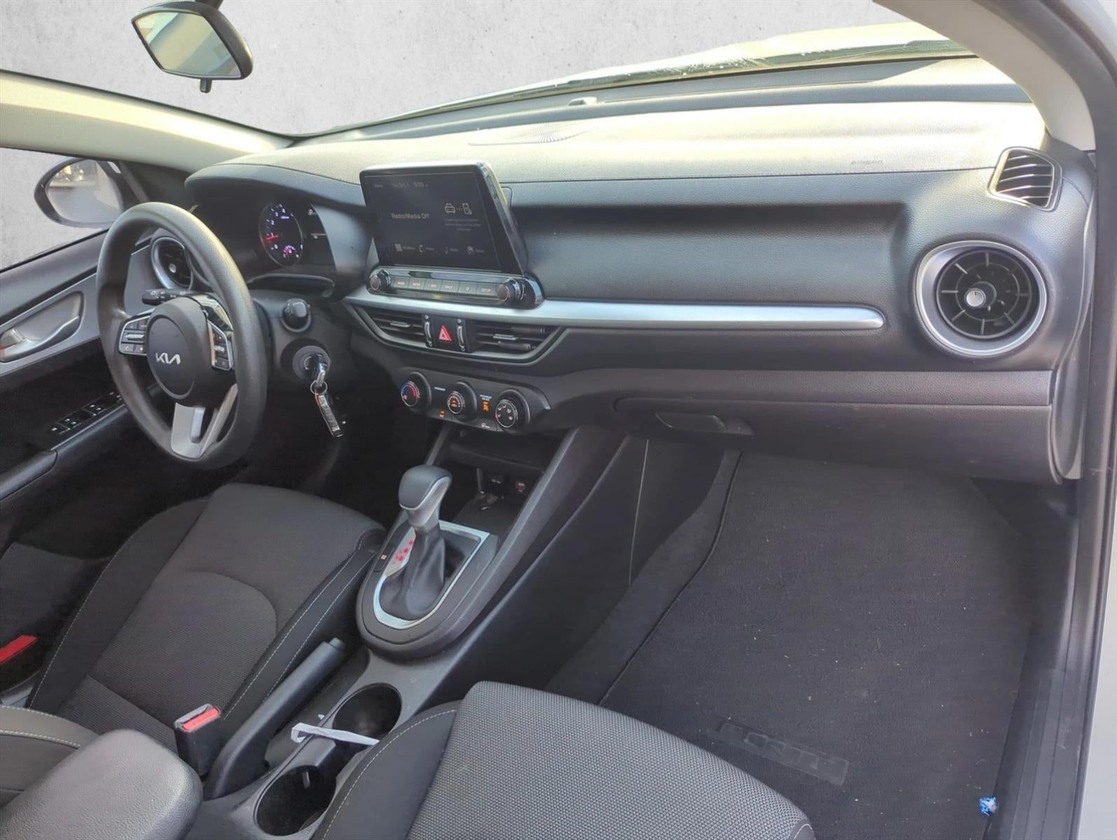 2023 Kia Forte LXS IVT