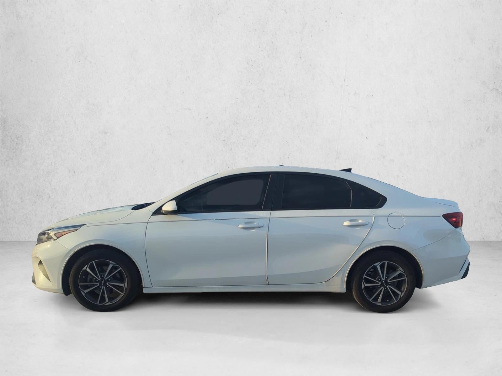 2023 Kia Forte LXS IVT