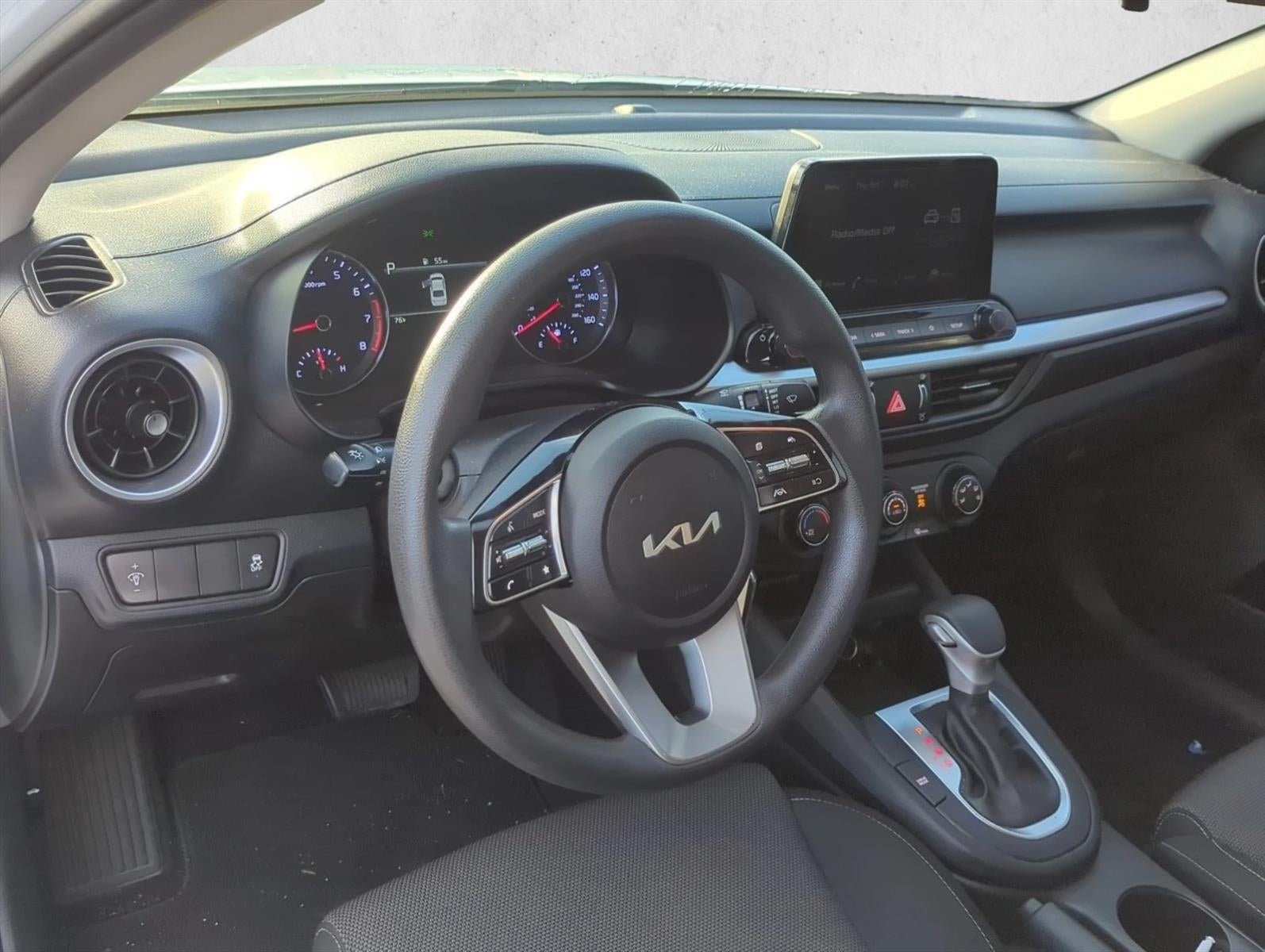 2023 Kia Forte LXS IVT
