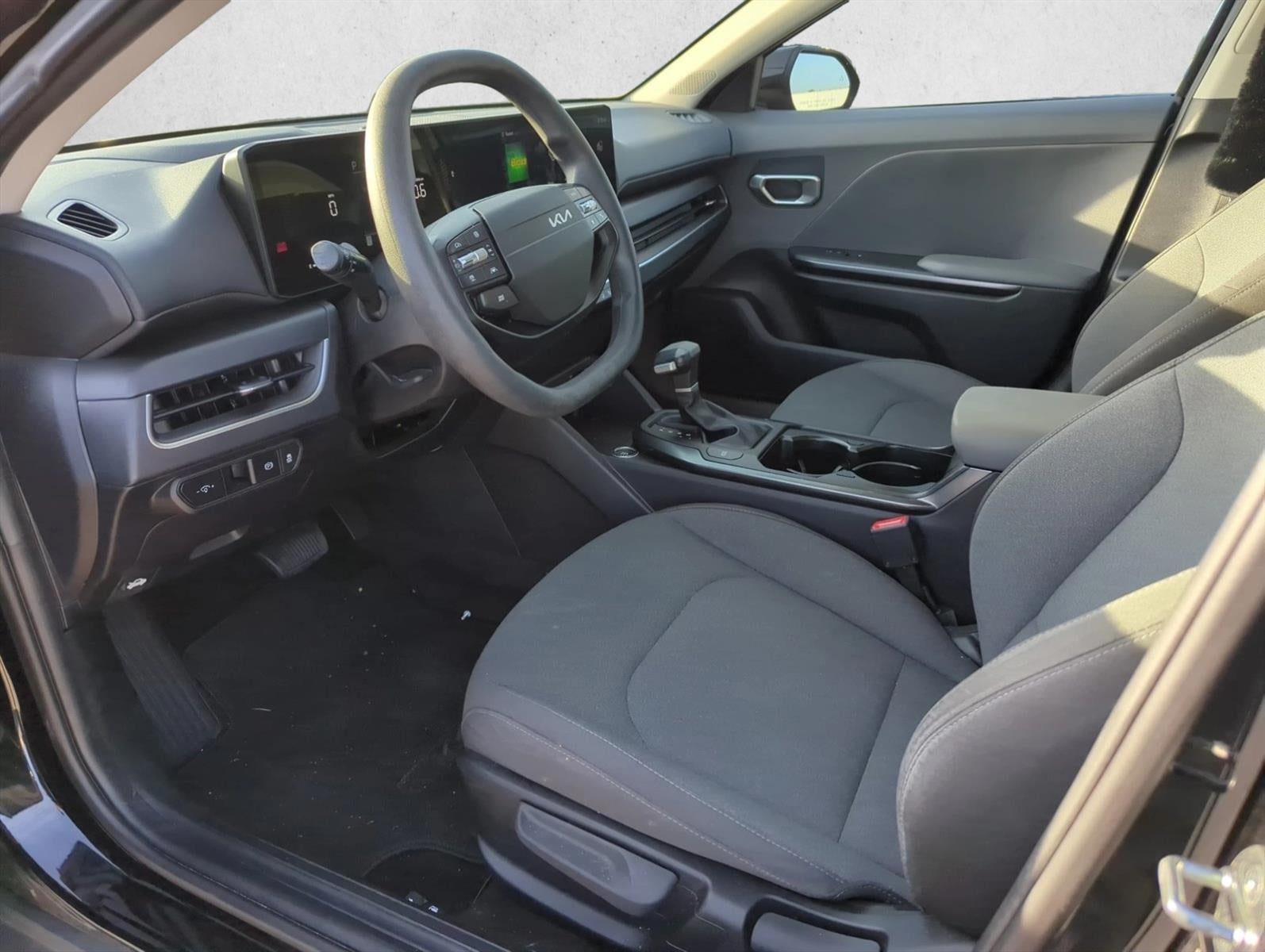 2025 Kia K4 LXS FWD