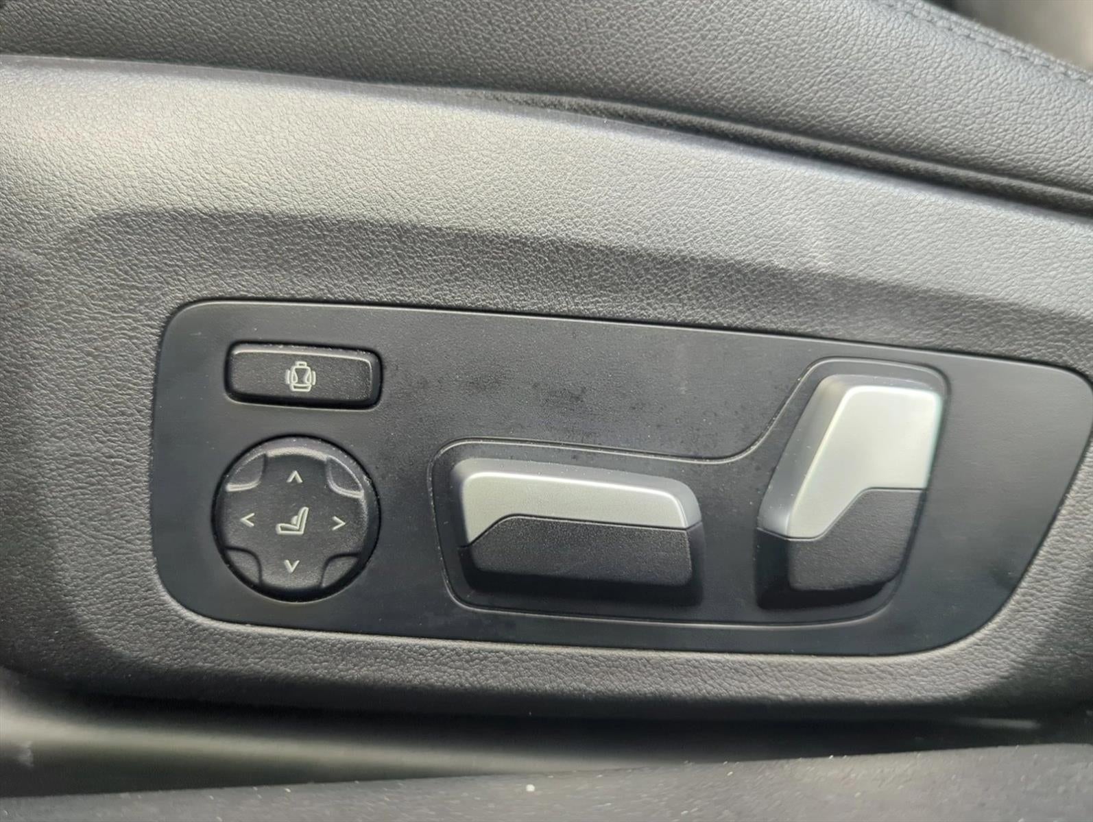 2021 BMW 330i xDrive Sedan North America
