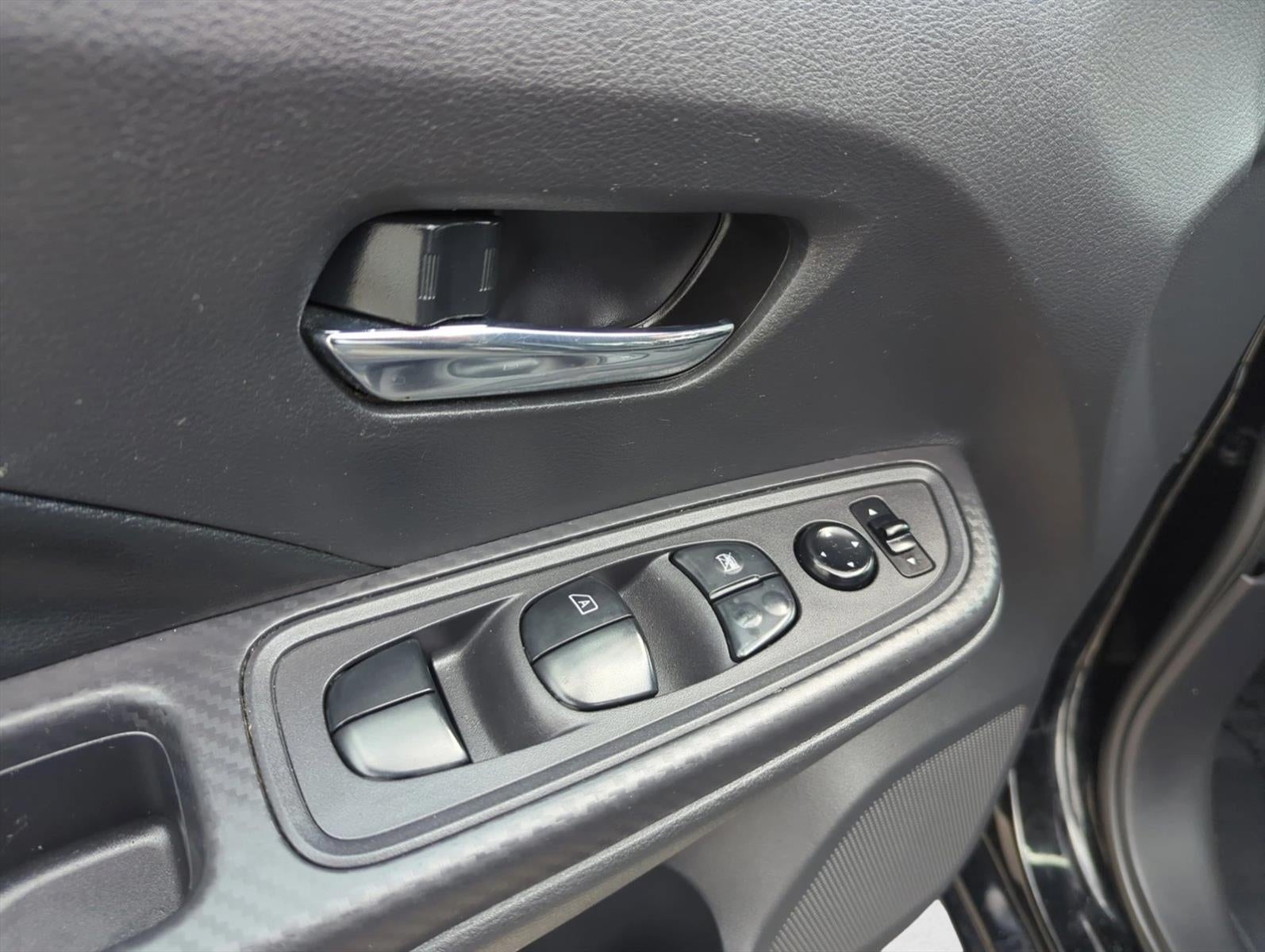 2020 Nissan Versa SV CVT