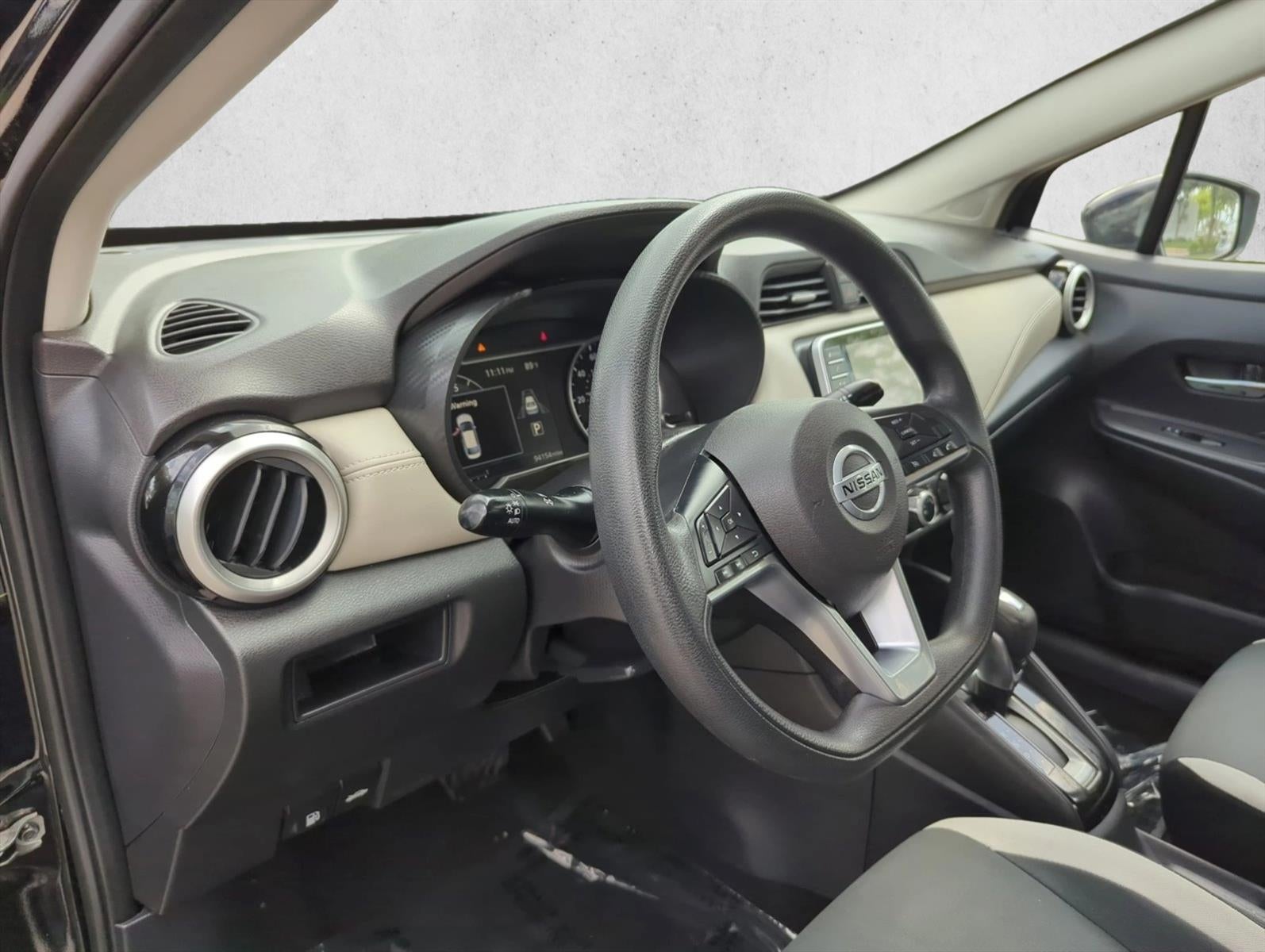 2020 Nissan Versa SV CVT