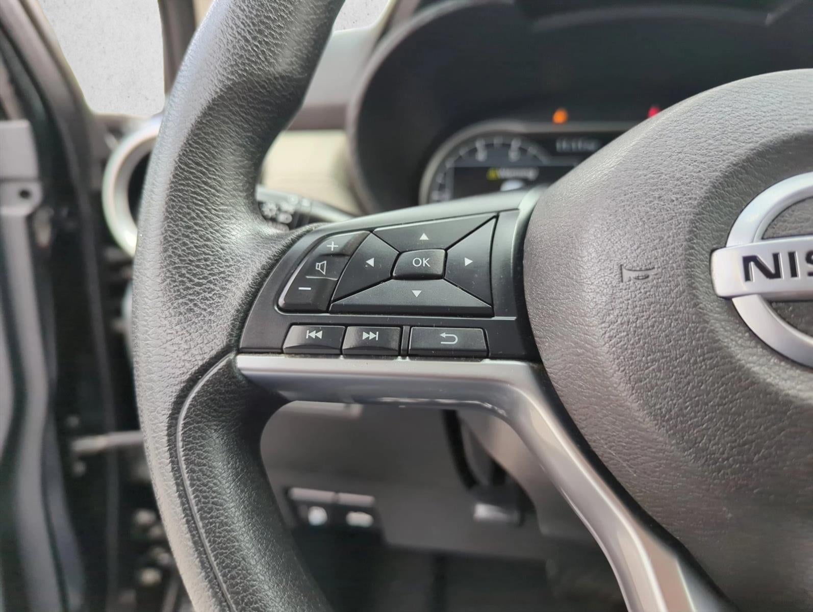 2020 Nissan Versa SV CVT