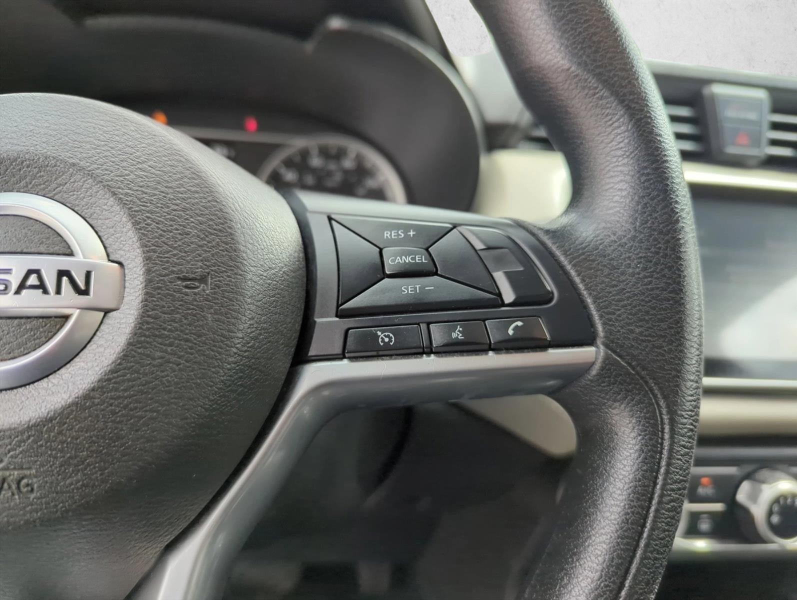 2020 Nissan Versa SV CVT