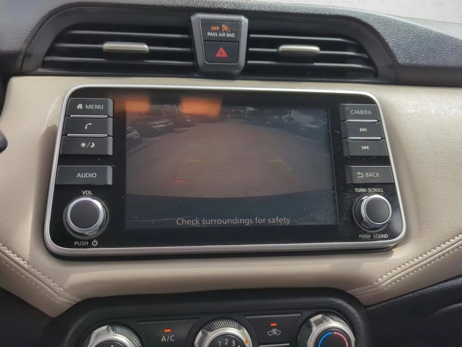 2020 Nissan Versa SV CVT