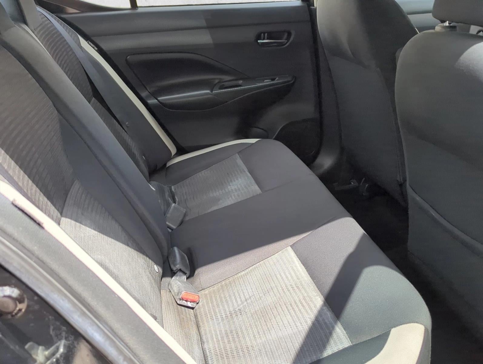 2020 Nissan Versa SV CVT