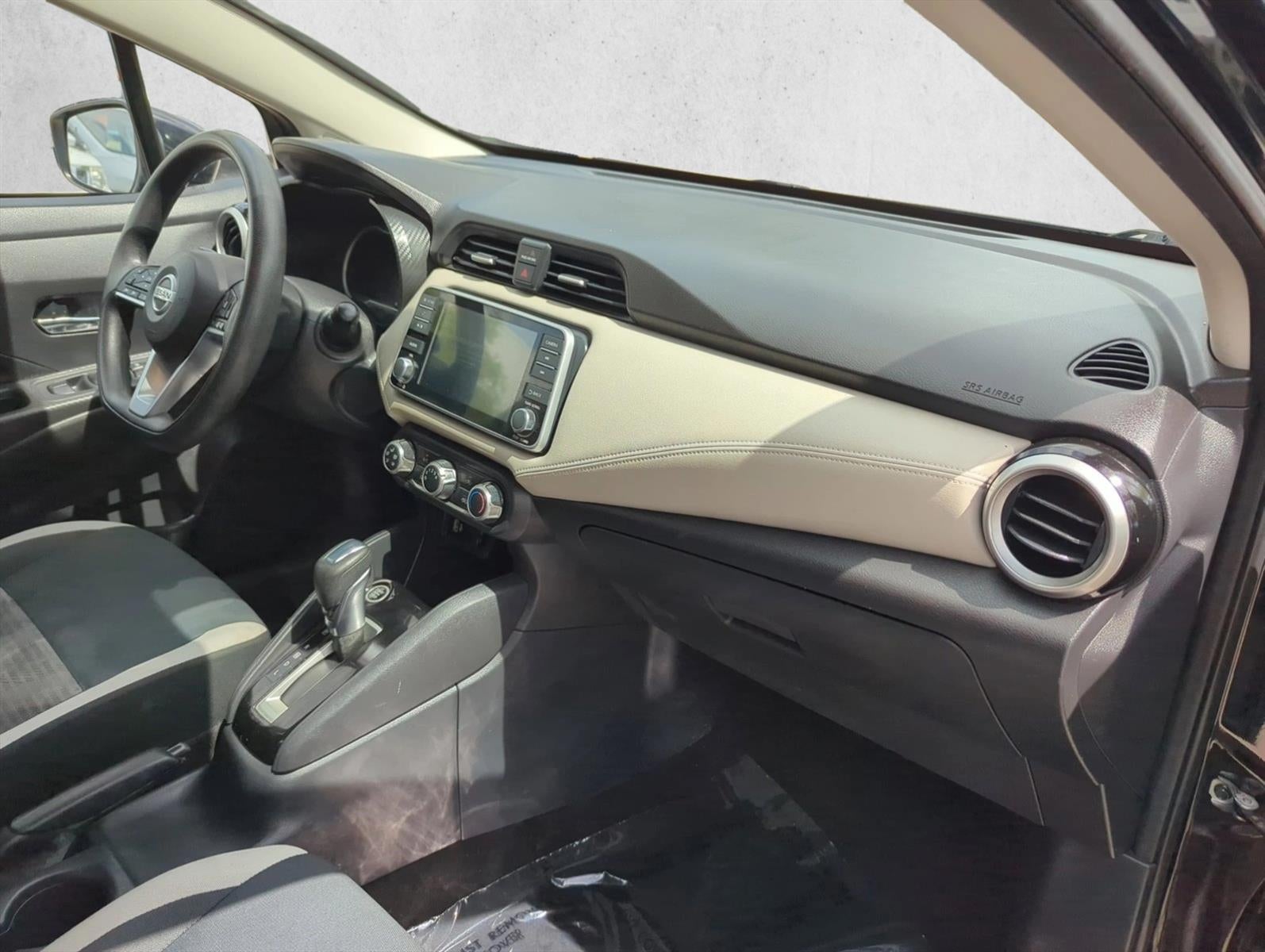 2020 Nissan Versa SV CVT