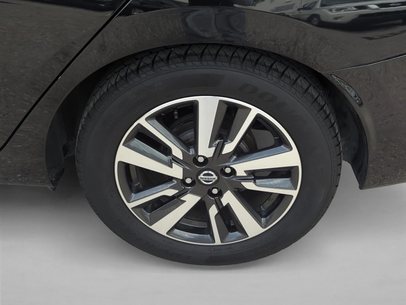 2020 Nissan Versa SV CVT