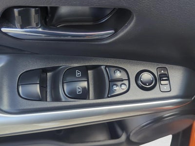 2020 Nissan Kicks SR FWD