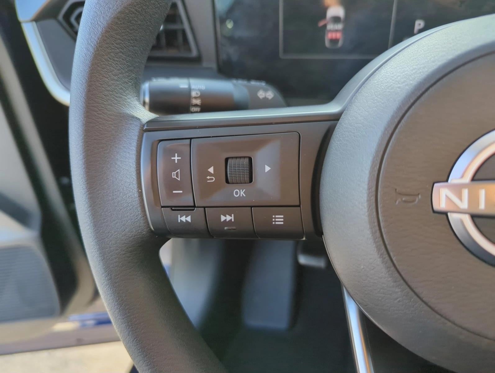 2025 Nissan Kicks S FWD