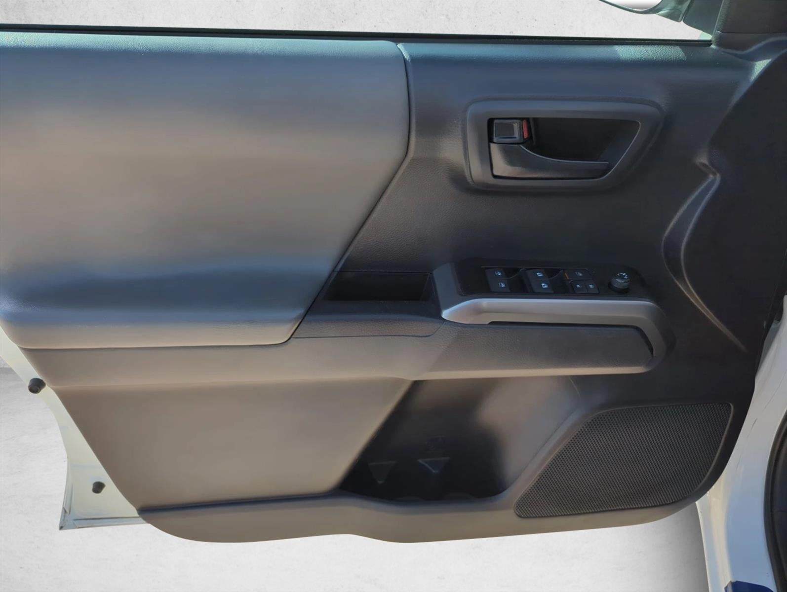 2023 Toyota Tacoma 2WD 2WD SR5 Double Cab 5' Bed V6 AT (GS)