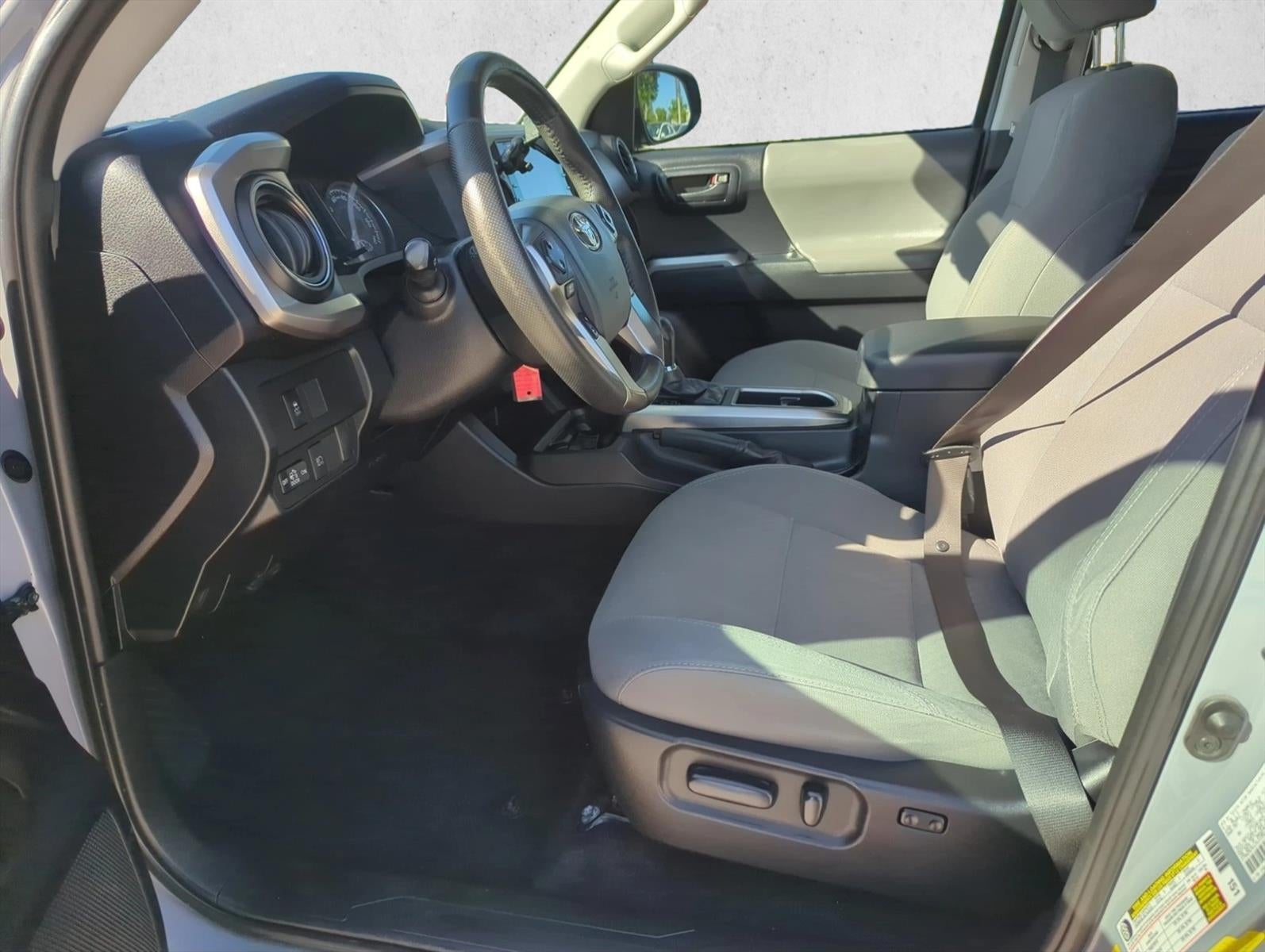 2020 Toyota Tacoma 2WD 2WD SR5 Double Cab 5' Bed V6 AT (GS)