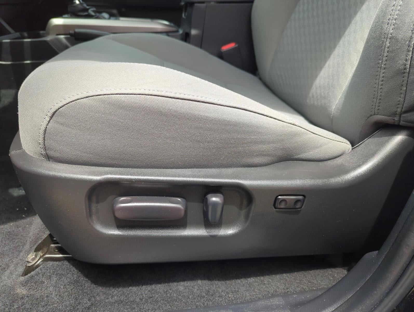 2023 Toyota Tacoma 2WD 2WD SR5 Double Cab 5' Bed V6 AT (GS)