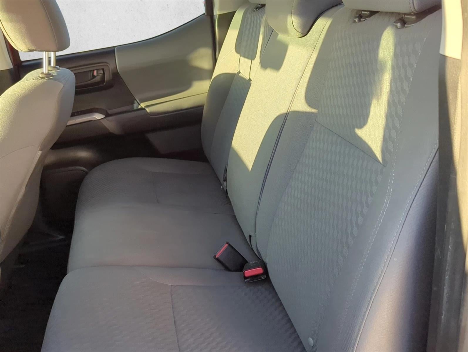 2022 Toyota Tacoma 2WD 2WD SR5 Double Cab 5' Bed V6 AT (GS)
