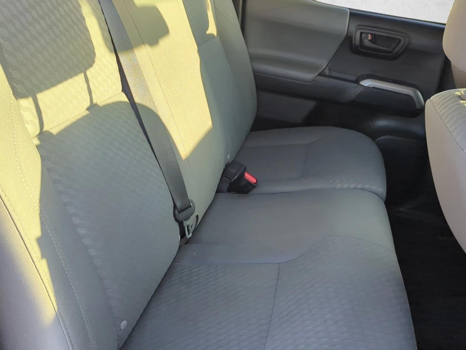 2022 Toyota Tacoma 2WD 2WD SR5 Double Cab 5' Bed V6 AT (GS)