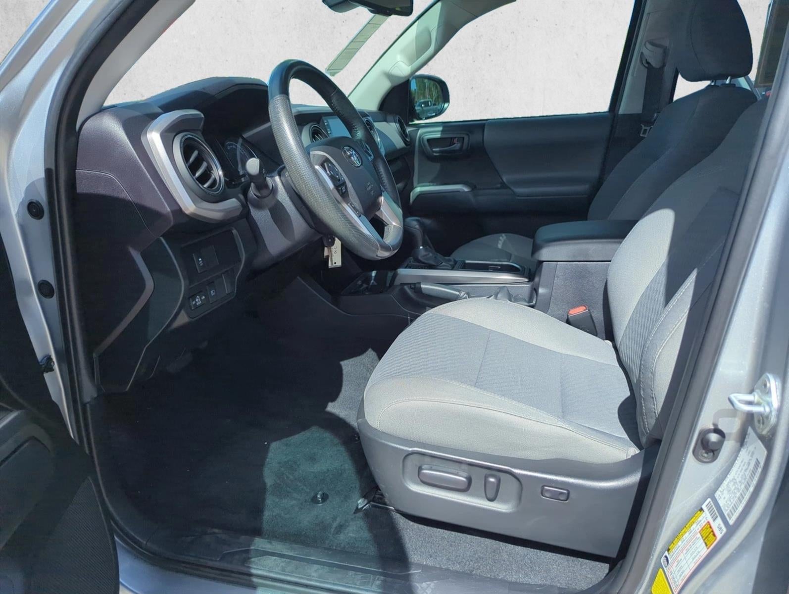 2022 Toyota Tacoma 2WD 2WD SR5 Double Cab 5' Bed V6 AT (GS)