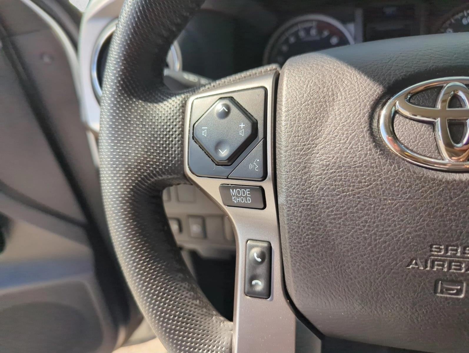 2022 Toyota Tacoma 2WD 2WD SR5 Double Cab 5' Bed V6 AT (GS)
