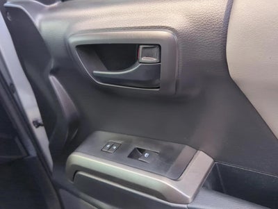 2022 Toyota Tacoma 2WD 2WD SR5 Double Cab 5' Bed V6 AT (GS)
