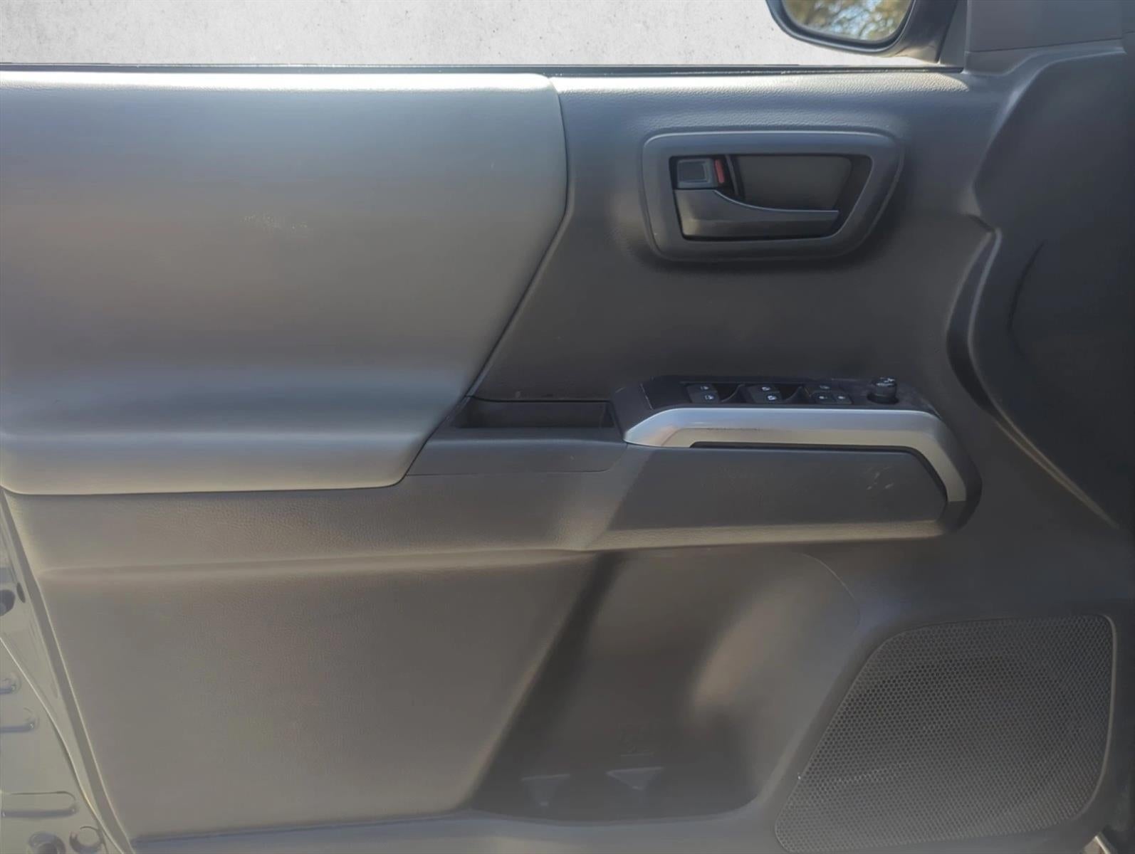 2023 Toyota Tacoma 2WD 2WD SR5 Double Cab 6' Bed V6 AT (GS)