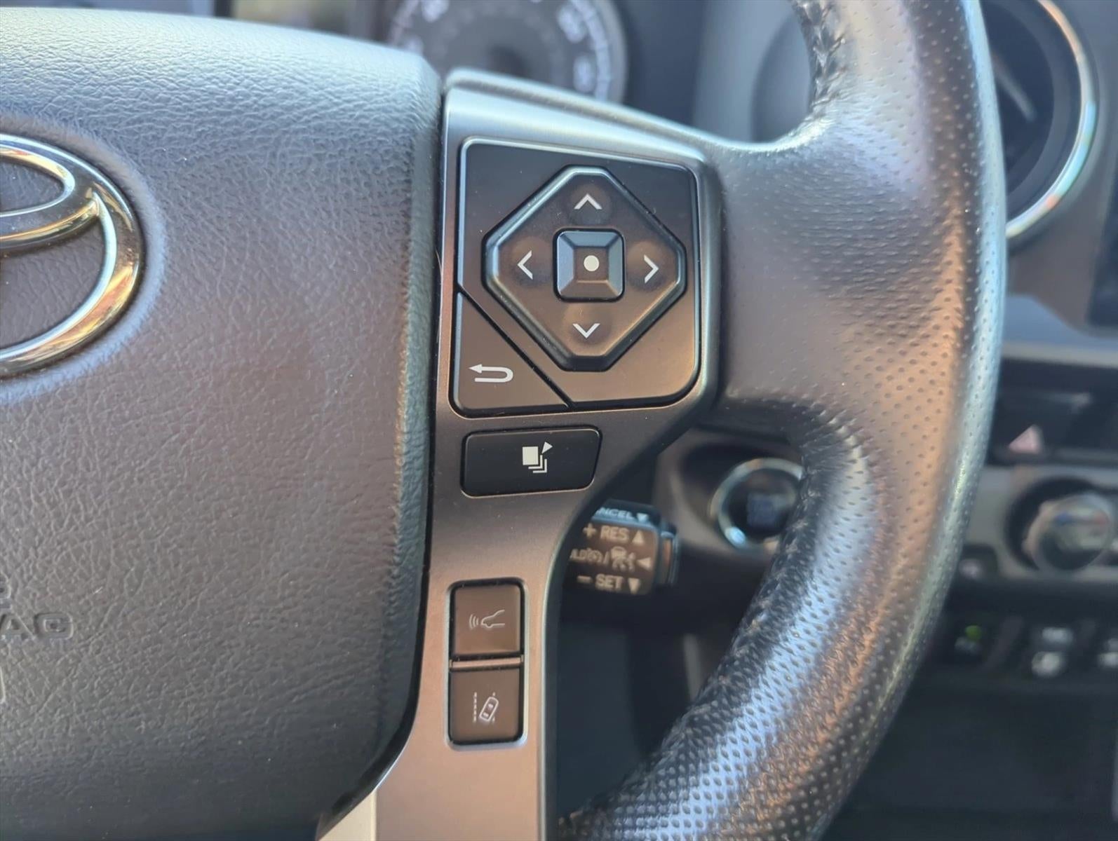 2018 Toyota Tacoma TRD Sport Double Cab 5' Bed V6 4x4 AT (Natl)