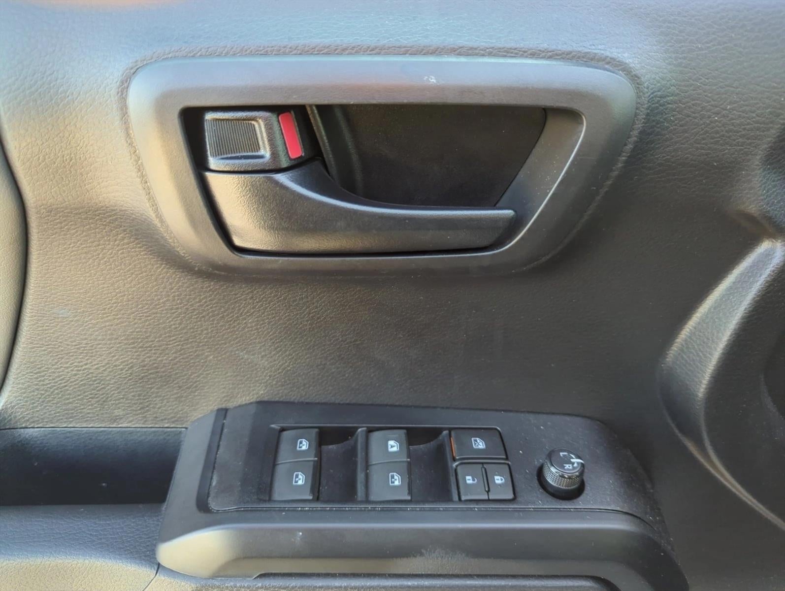 2023 Toyota Tacoma 4WD 4WD SR Double Cab 5' Bed V6 AT (GS)