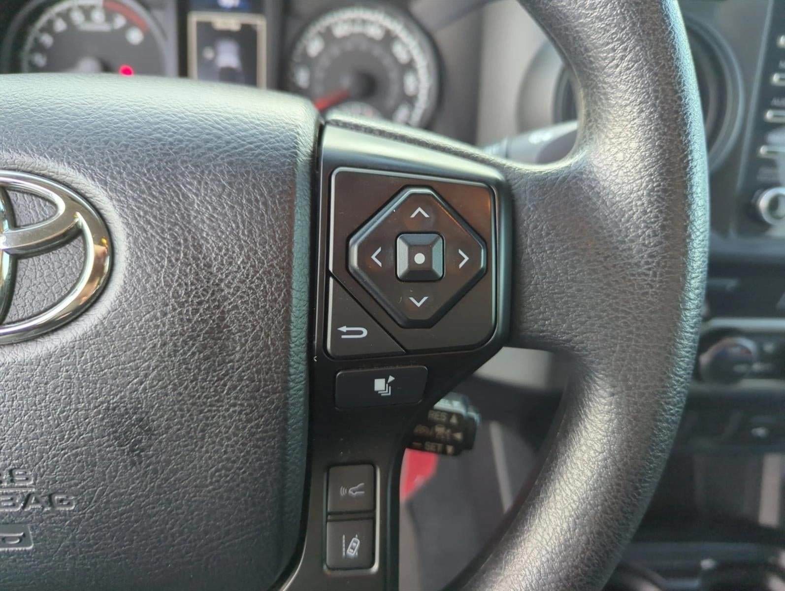 2023 Toyota Tacoma 4WD 4WD SR Double Cab 5' Bed V6 AT (Natl)