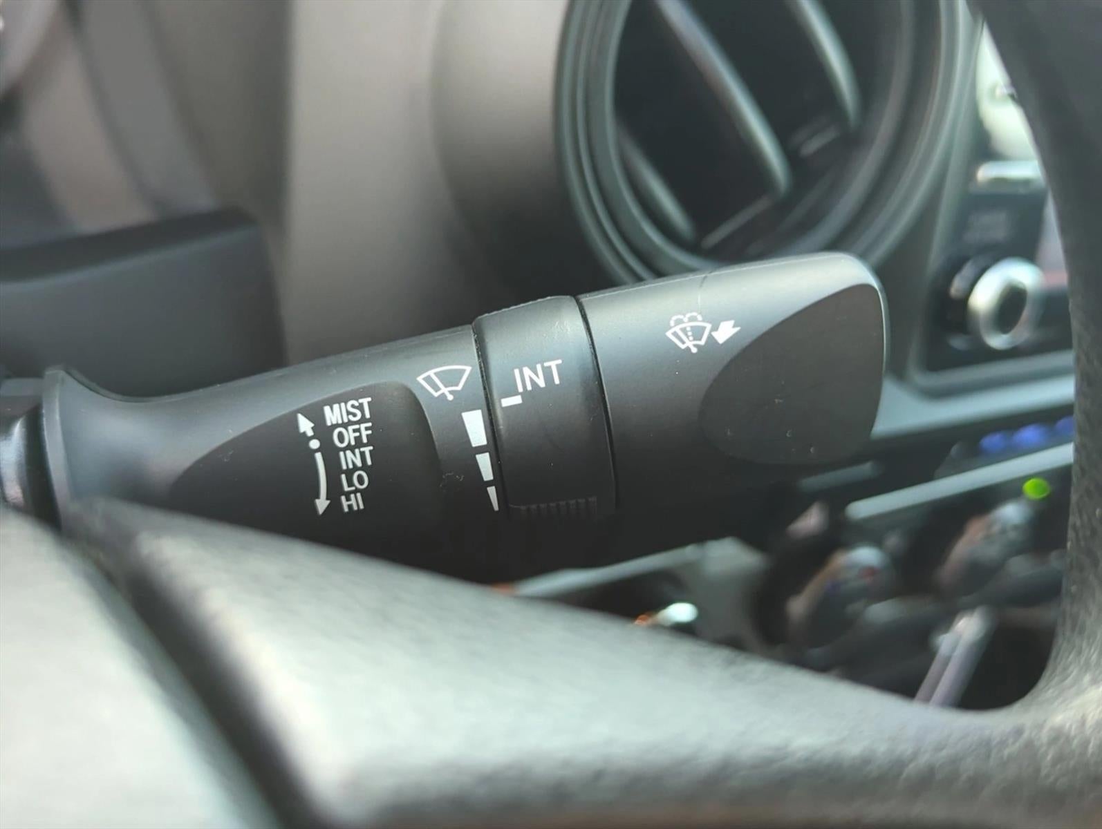 2023 Toyota Tacoma 4WD 4WD SR Double Cab 5' Bed V6 AT (Natl)