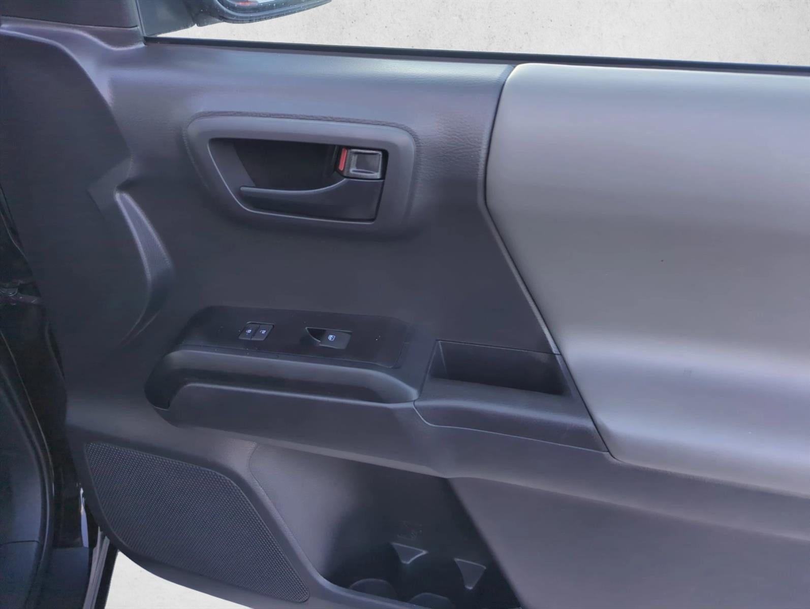 2023 Toyota Tacoma 4WD 4WD SR Double Cab 5' Bed V6 AT (Natl)