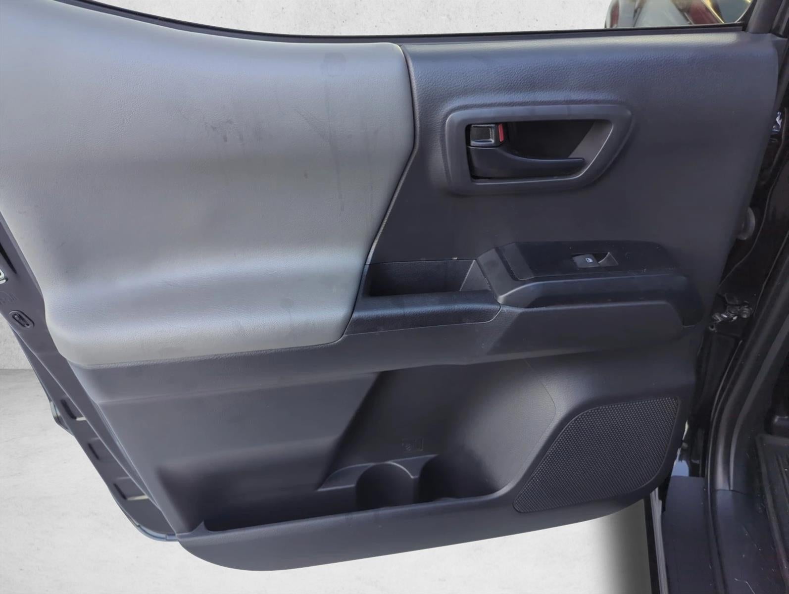 2023 Toyota Tacoma 4WD 4WD SR Double Cab 5' Bed V6 AT (Natl)