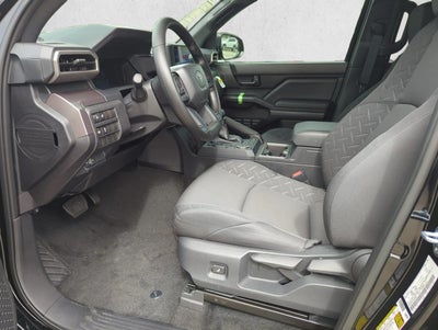 2026 Toyota Tacoma 2WD 2WD SR5 Double Cab 5' Bed AT (SE)
