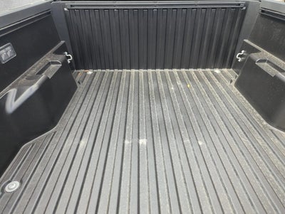 2026 Toyota Tacoma 2WD 2WD SR5 Double Cab 5' Bed AT (SE)