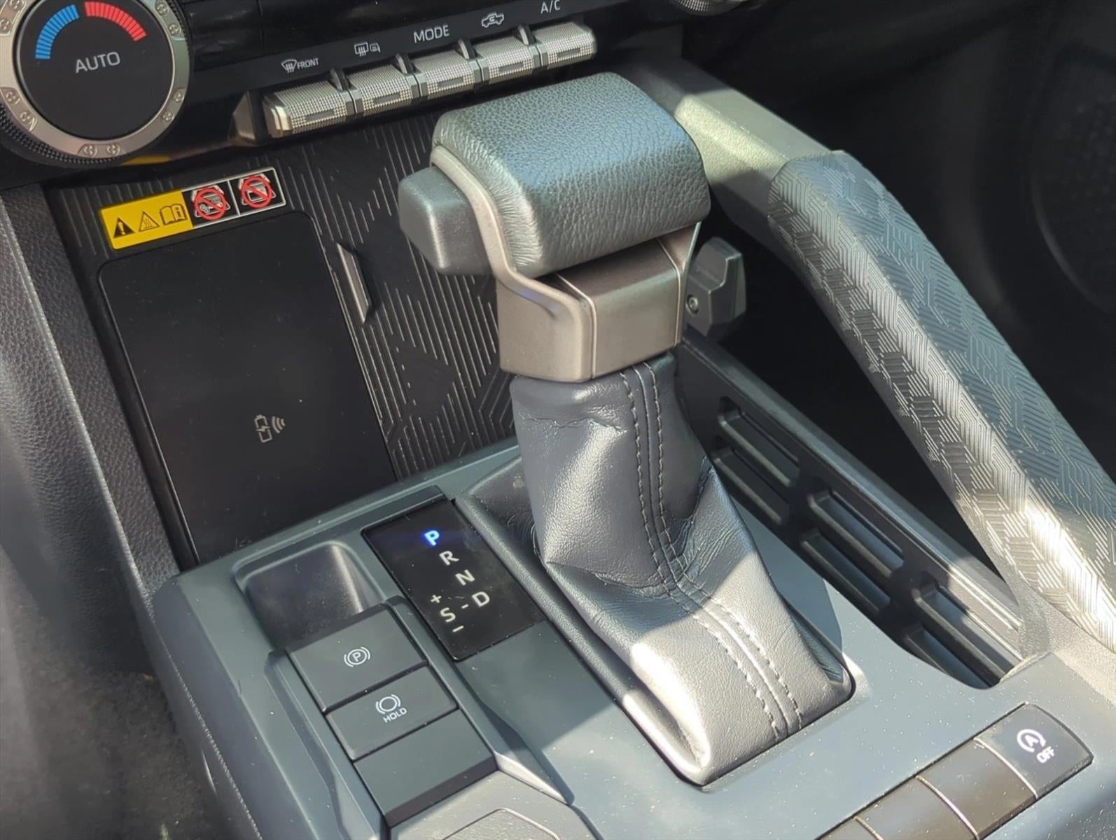 2024 Toyota Tacoma 2WD 2WD SR5 Double Cab 5' Bed AT (SE)