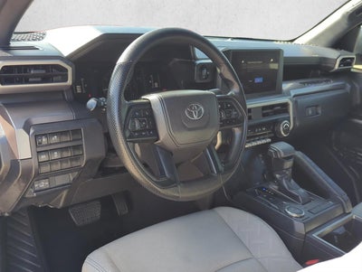 2025 Toyota Tacoma 2WD 2WD SR5 Double Cab 5' Bed AT (SE)