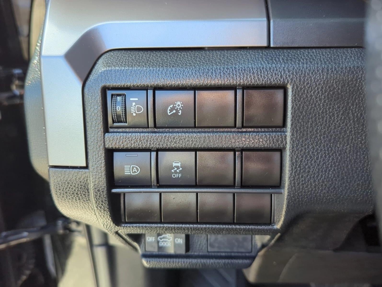 2025 Toyota Tacoma 2WD 2WD SR5 Double Cab 5' Bed AT (SE)