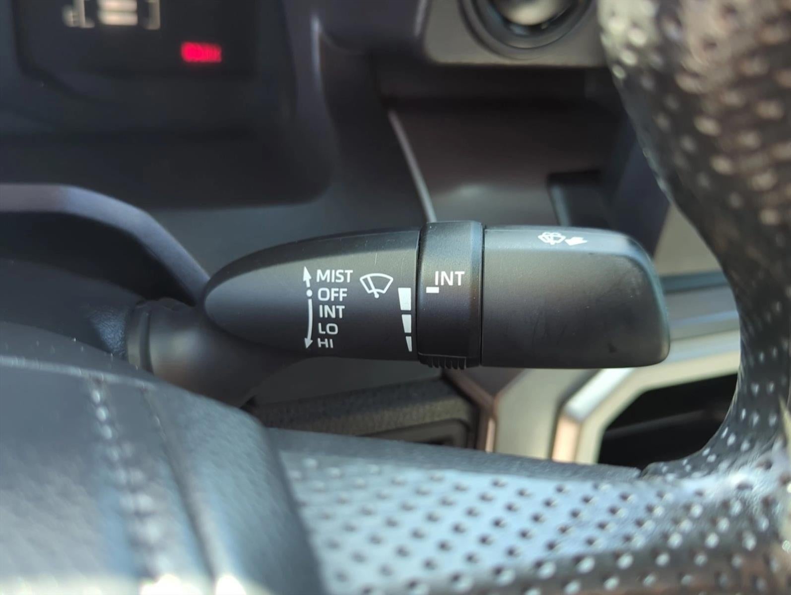 2025 Toyota Tacoma 2WD 2WD SR5 Double Cab 5' Bed AT (SE)