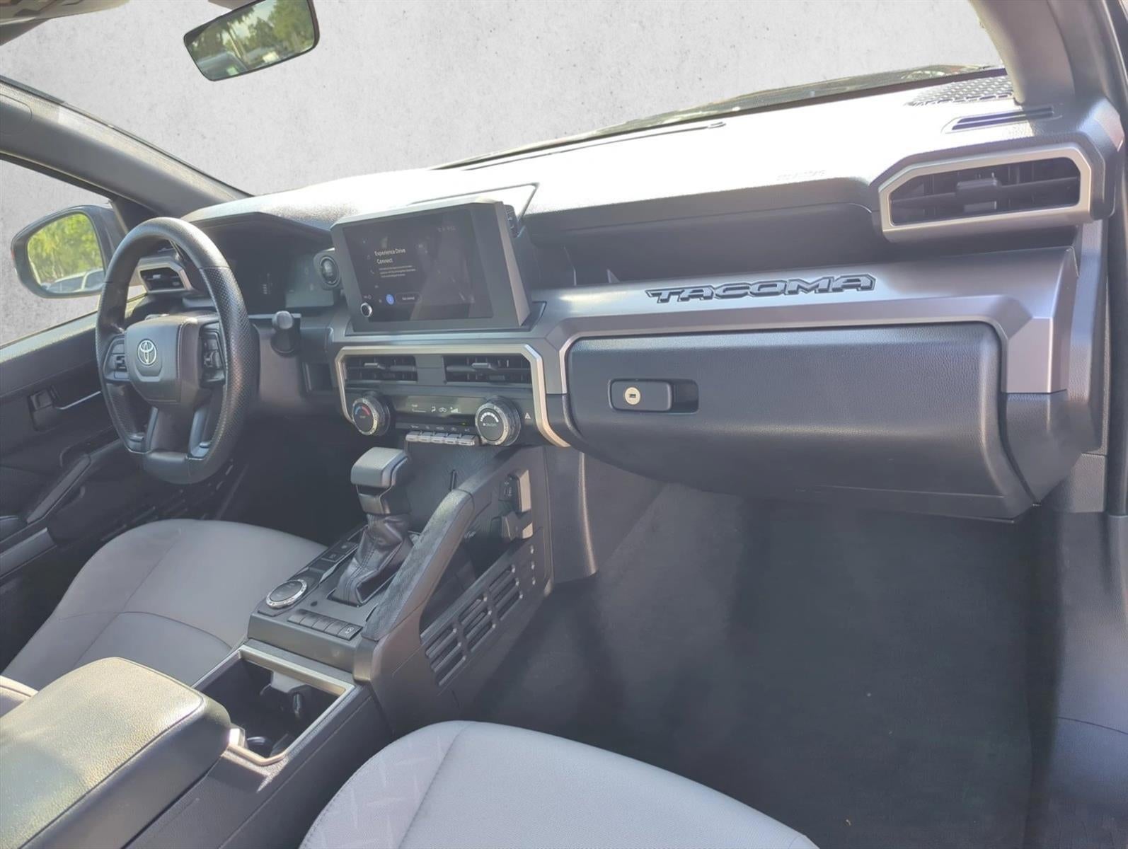 2025 Toyota Tacoma 2WD 2WD SR5 Double Cab 5' Bed AT (SE)